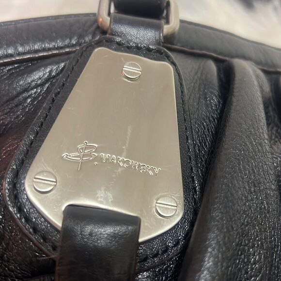 B. Makowsky Leather Shoulder Bag B30 - Picture 12 of 12